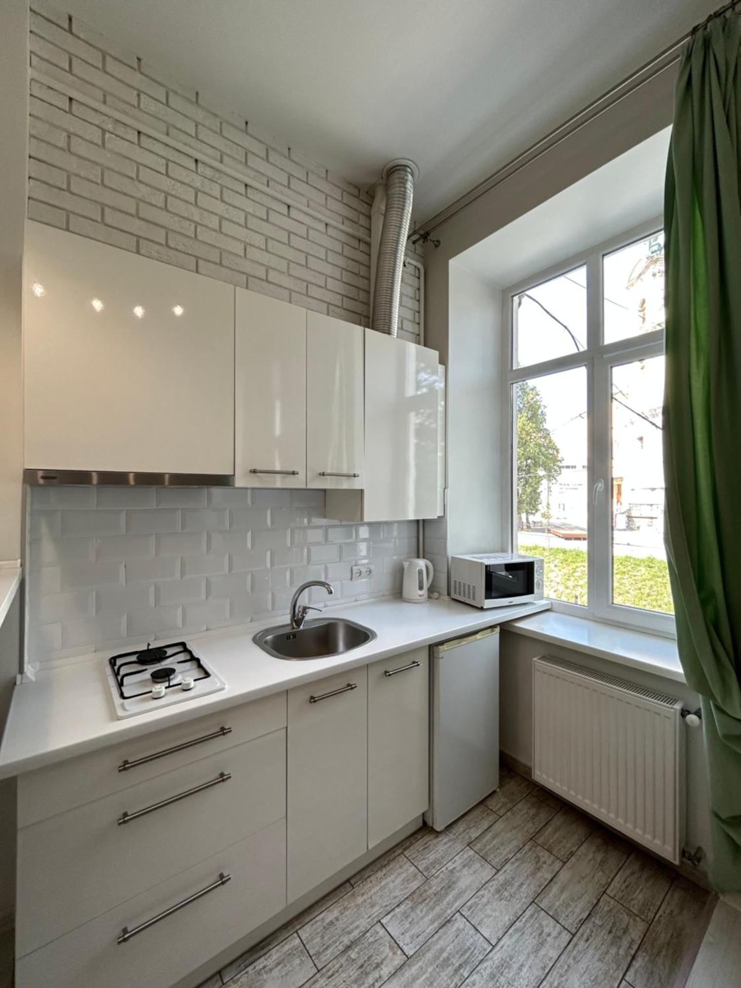 Modern Apartment In Old City Center Lviv Buitenkant foto