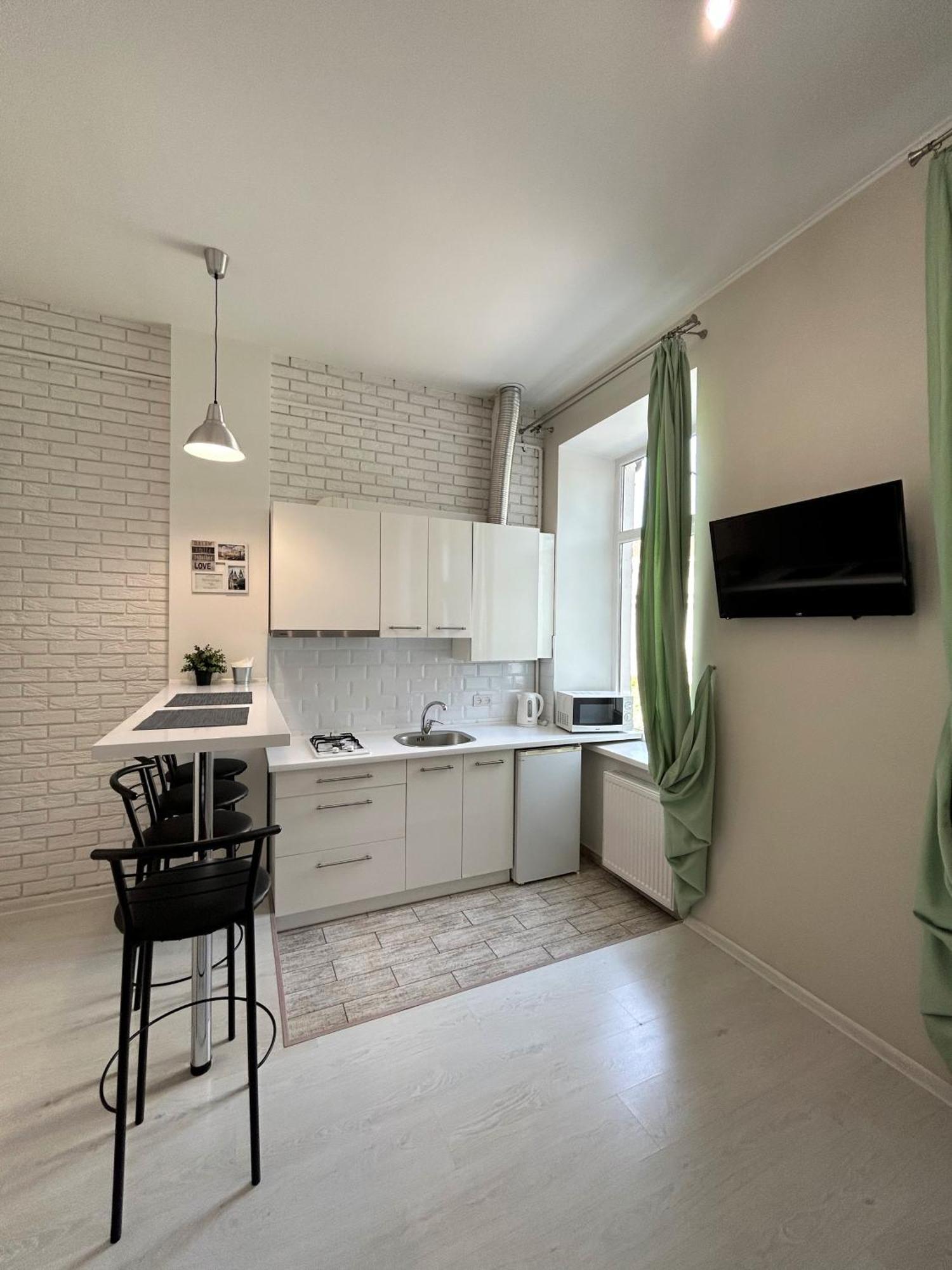 Modern Apartment In Old City Center Lviv Buitenkant foto