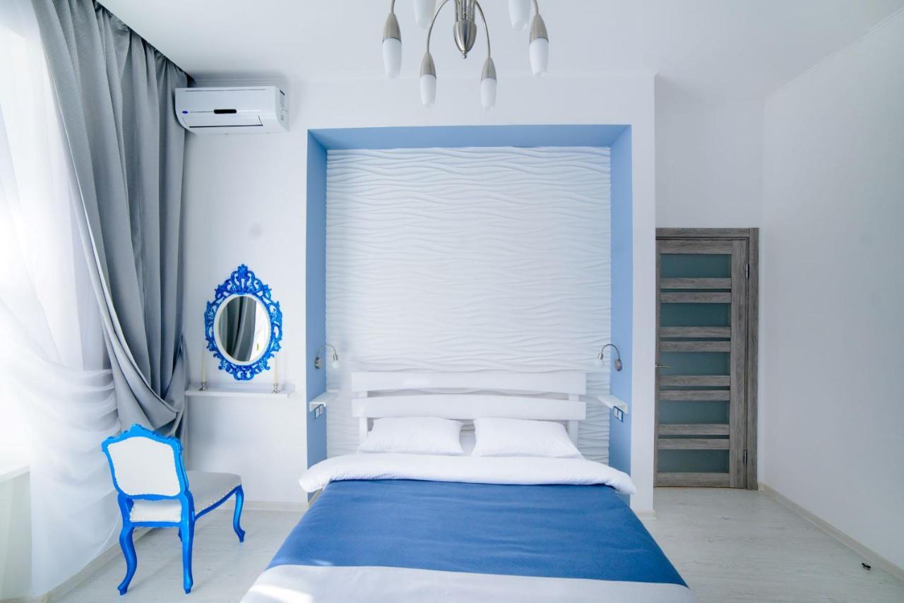 Modern Apartment In Old City Center Lviv Buitenkant foto